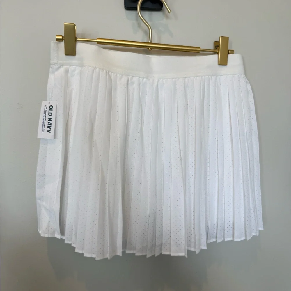 💋NWT💋Old Navy White Pleated Skirt‎